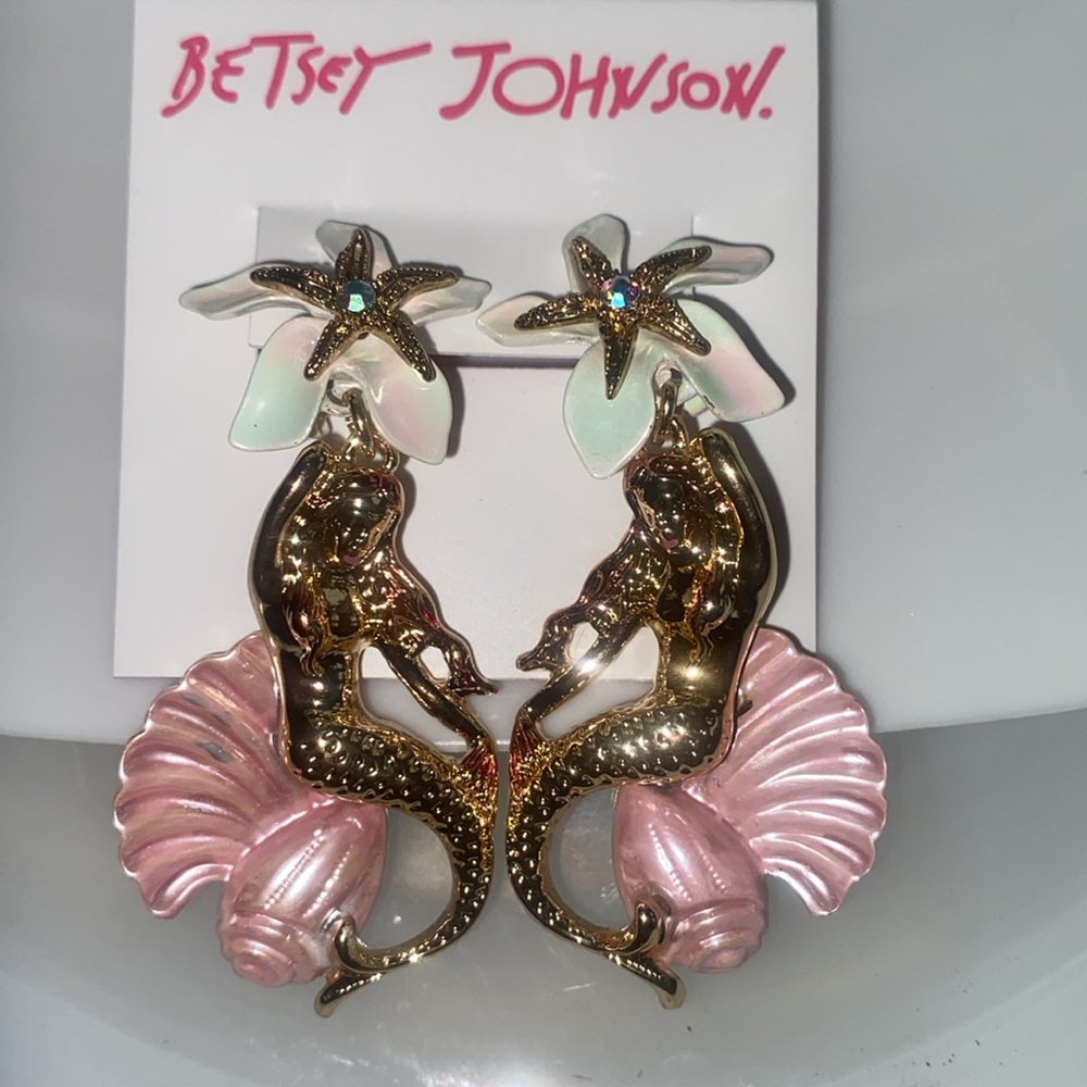 BETSEY JOHNSON Mermaid flower Drop Earrings! - Picture 4 of 6
